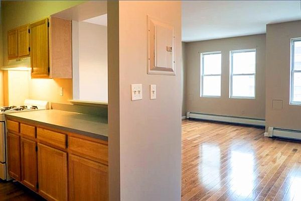 2nd image of 154 Jefferson Ave #3