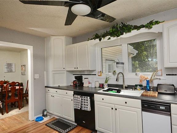 4th image of 6401 Farrow Ave