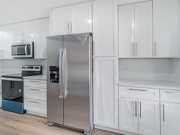 4th image of 7510 Pinewalk Dr S