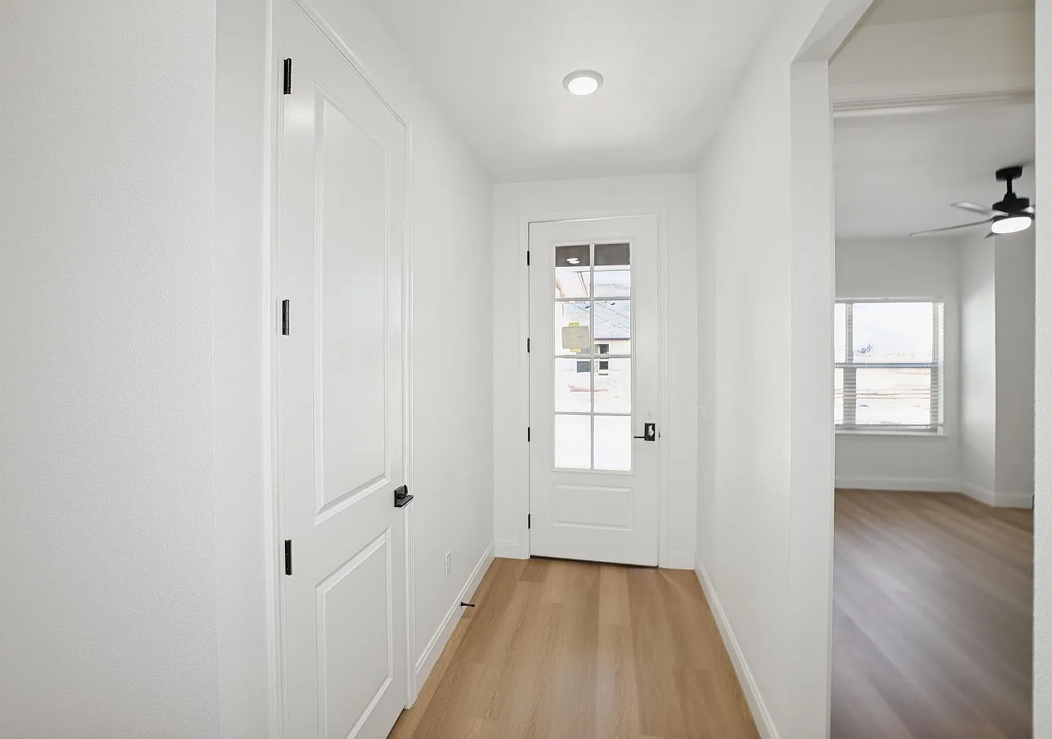 10424 Tierra Santa Unit D — Photo 3