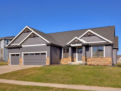 16005 N Valley Dr, Urbandale, IA, 50323