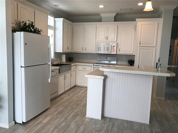 2nd image of 257 Jamaica Dr #257