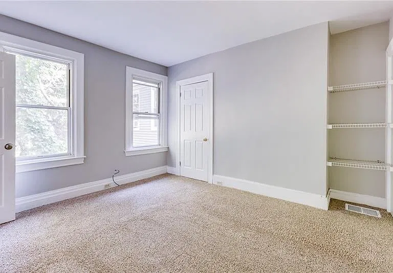 211 W Burgess St — Photo 8