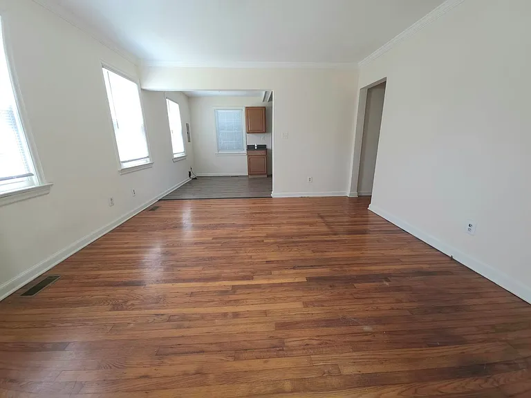 24 Morrison Ave — Photo 2
