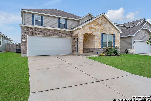 4 bed, 3.0 bath, 2569 sqft, $2,200 — Photo 3