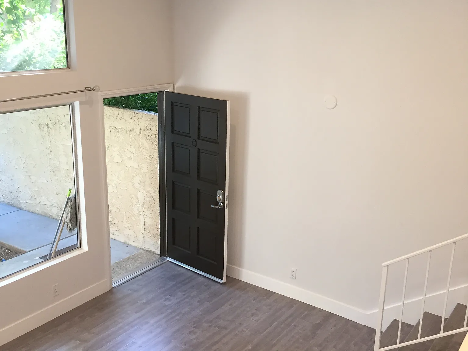 2 bed, 1014 sqft, $3,480 — Photo 2