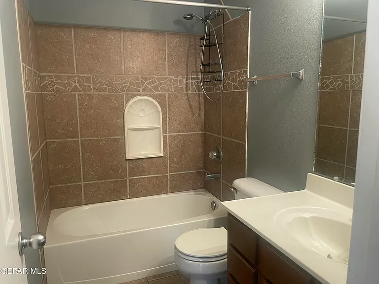 5724 Saluki Dr #A — Photo 11