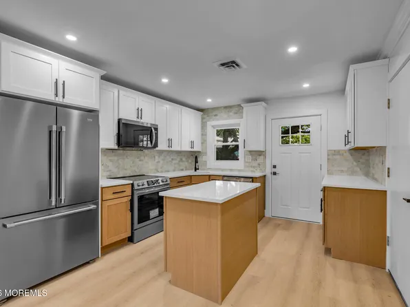 522A Thornbury Court, Lakewood, NJ 08701
