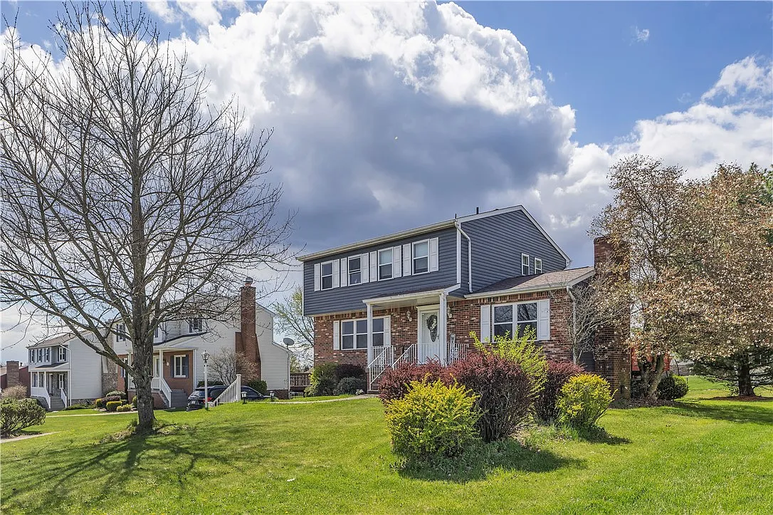 135 Rizzi Dr photo 1
