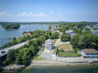 223 Cliff Ave, Portsmouth, RI 02871