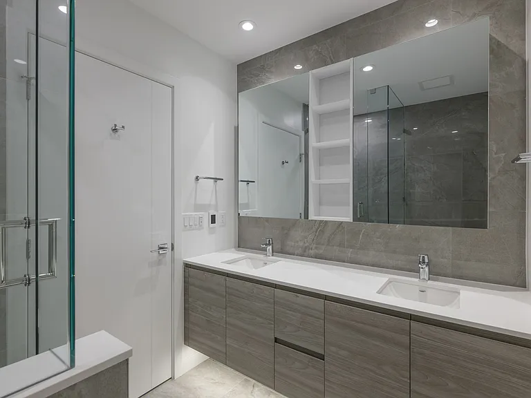 660 Quayside Dr #703 — Photo 11