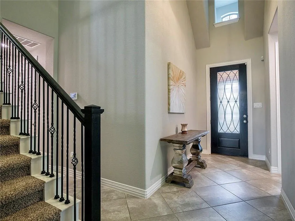 4 bed, 3.0 bath, 2920 sqft, $3,400 — Photo 3
