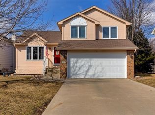 5151 Coachlight Dr, West Des Moines, IA 50265