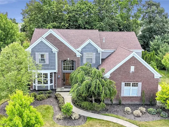 36329 S Park Dr, Avon, OH 44011
