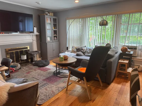 (undisclosed Address), Great Neck, NY 11021