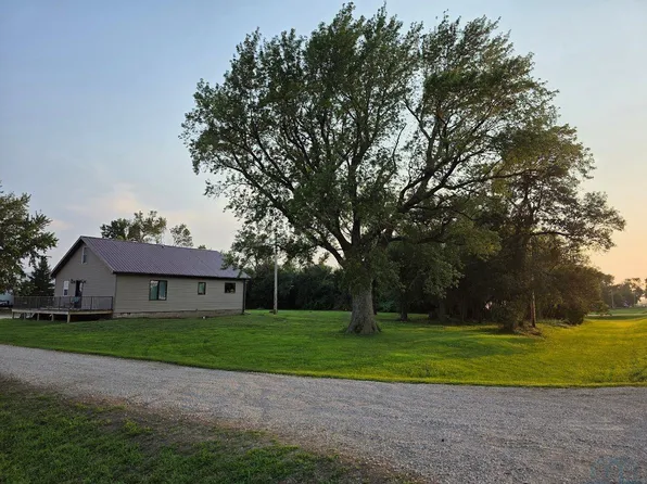 865 Matlock Blvd, Sheldon, IA 51201