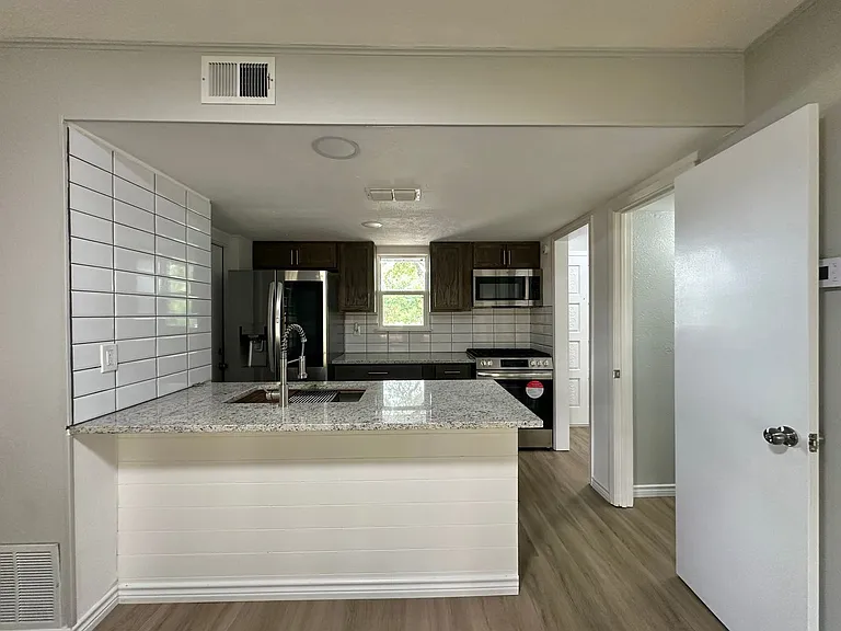 3204 Lake Rd — Photo 9