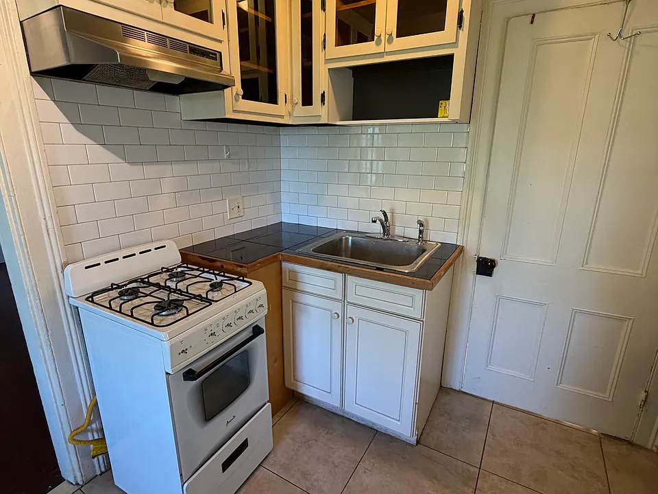 7 Lafayette Pl #2