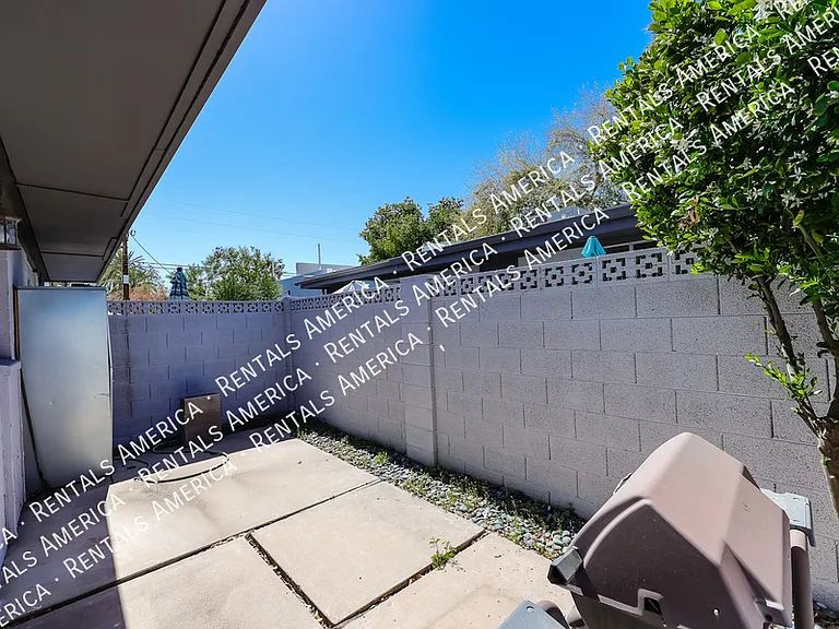 4202 N 38th St #8 — Photo 18