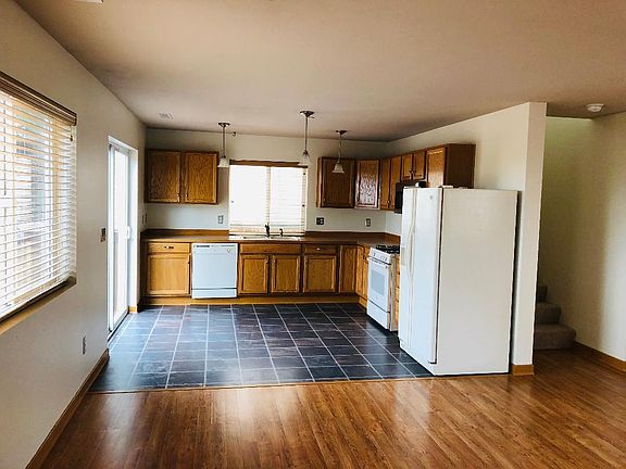 5th image of 2646 Wallace St