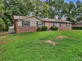 230 Downer Dr, Clarksville, TN 37042