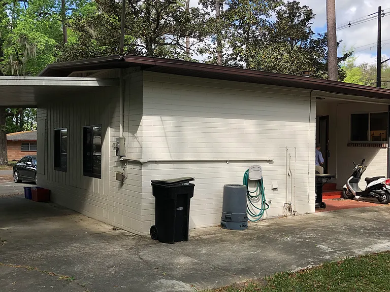 3125 W University Ave — Photo 29