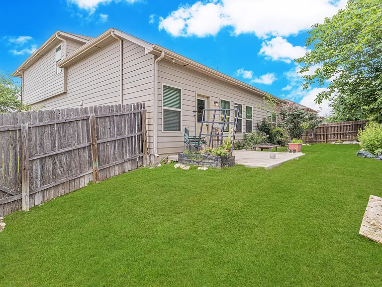5488 Devonwood St — Photo 48