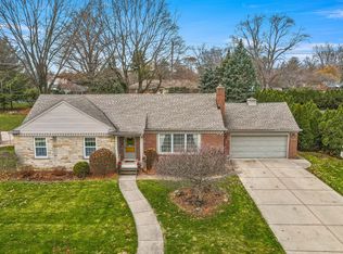 450 Crescent Dr, Dearborn, MI 48124
