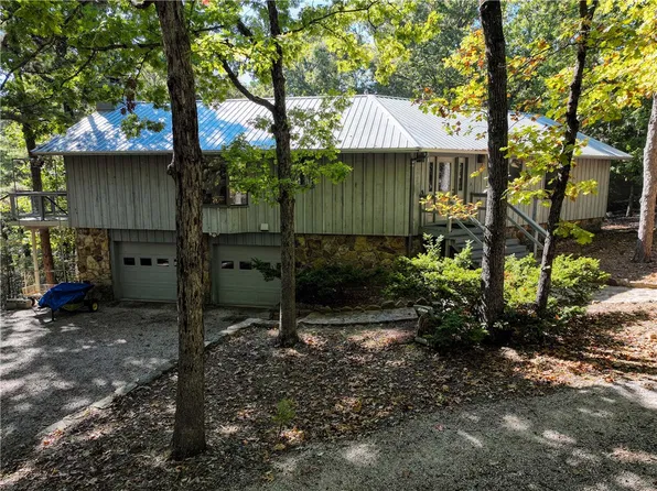 321 Hummingbird Ln, Eureka Springs, AR 72632
