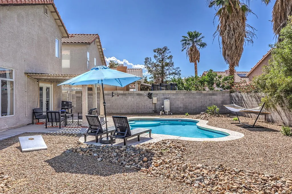 Spacious 3BR Home with Private Pool — Photo 1