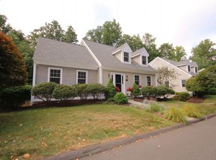 28 Bunker Hill Cir, Shelton, CT 06484