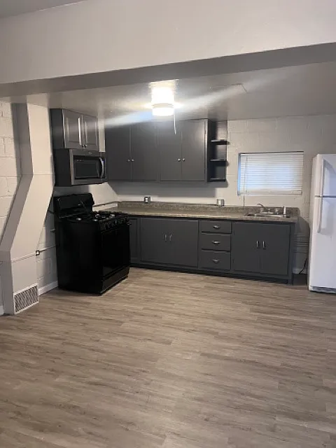315 Cottage Court - 9 — Photo 2