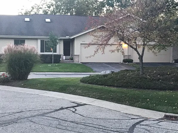 1870 Valley Ln #1, Lake Orion, MI 48360