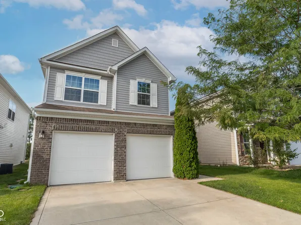 2483 Shadow Bend Dr, Columbus, IN 47201