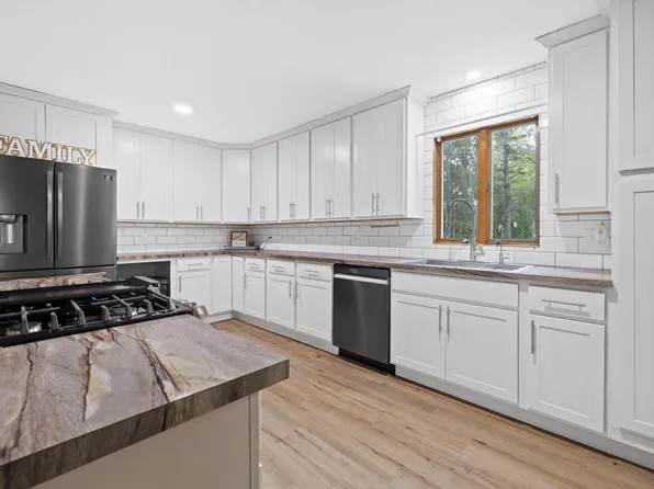 490 Cedar PLACE, Mukwonago, WI 53149
