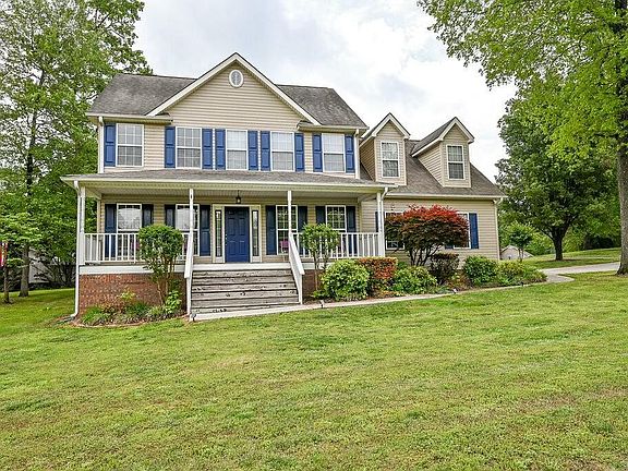 2nd image of 192 English Oaks Dr NE