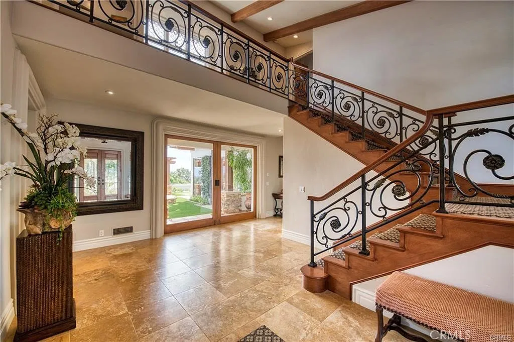 5 bed, 6.5 bath, 5951 sqft, $16,500 — Photo 4