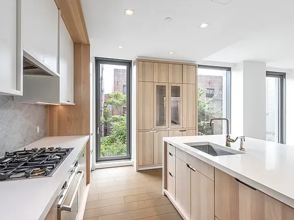 180 6th Avenue image 7 of 28