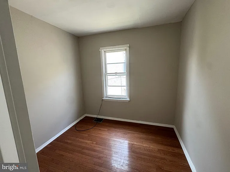 922 Maryland Ave — Photo 7