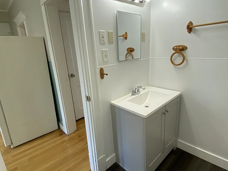 299 Pine St — Photo 3