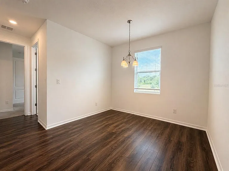 2272 Derwent Dr — Photo 17
