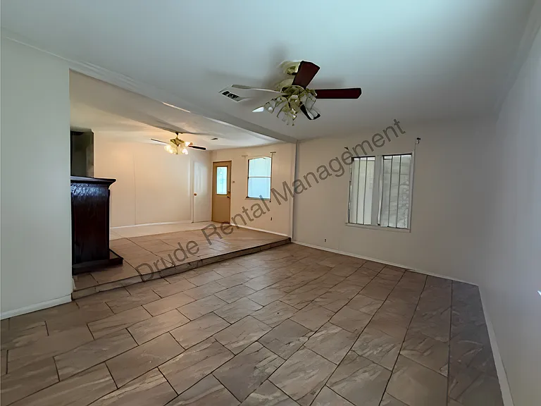 335 N Baronne St — Photo 11