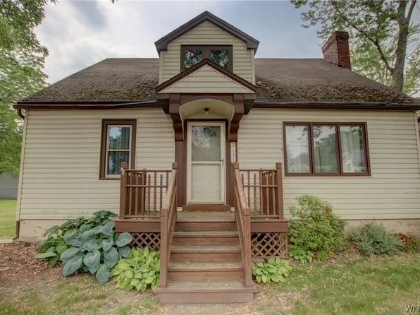 130 Helen Ave, Hamburg, NY 14075