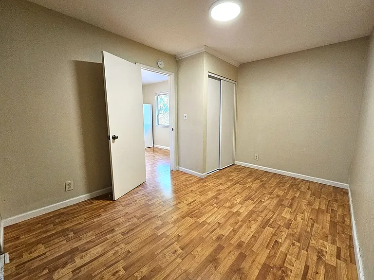487 N Rengstorff Ave #A — Photo 17