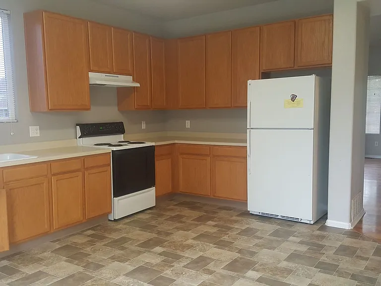 7783 Coffee Rd — Photo 8