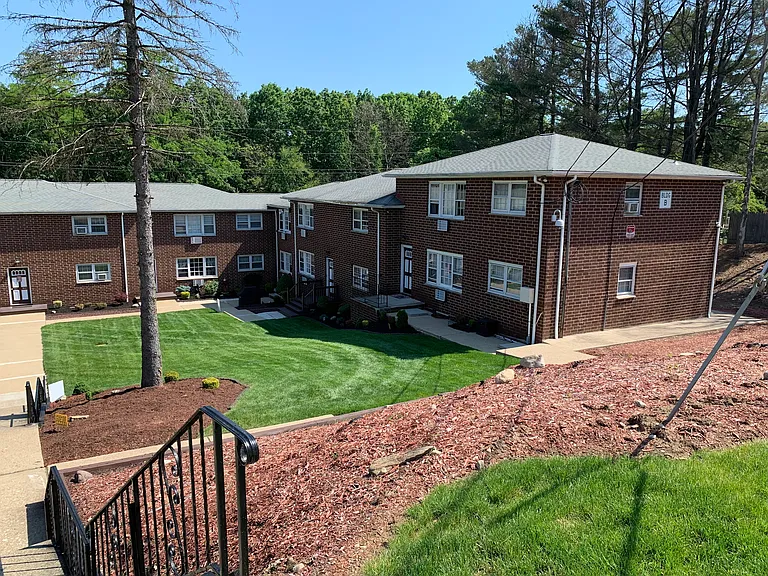 320 E Main St #1-B — Photo 1