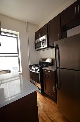 Rented by CITY SKYLINE REALTY INC | media 19