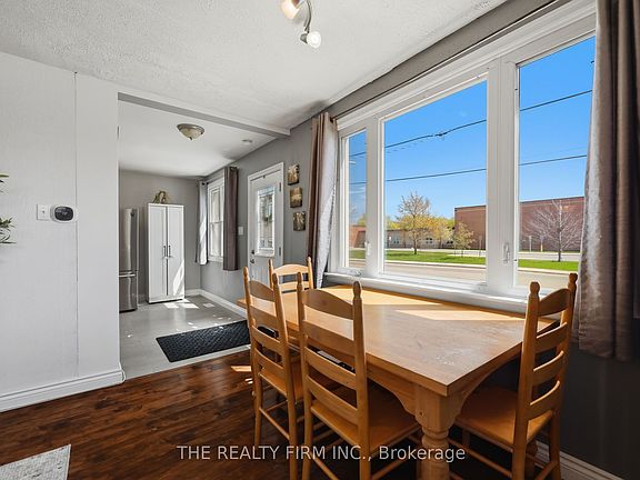 5th image of 216 Thompson Rd