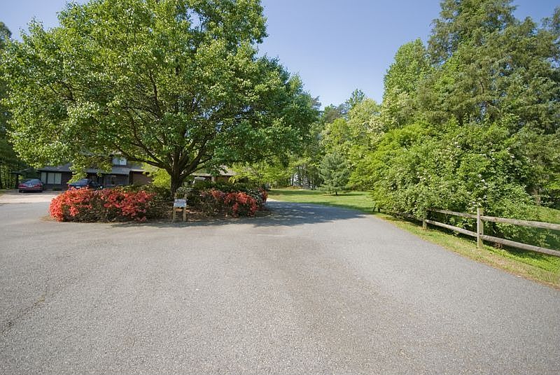 Entrance to Cul-de-sac