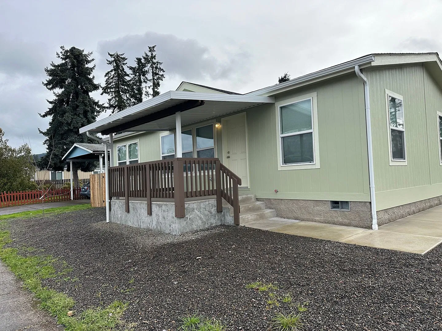 Newer 3-bedroom 2-bathroom duplex in Thurston! — Photo 2